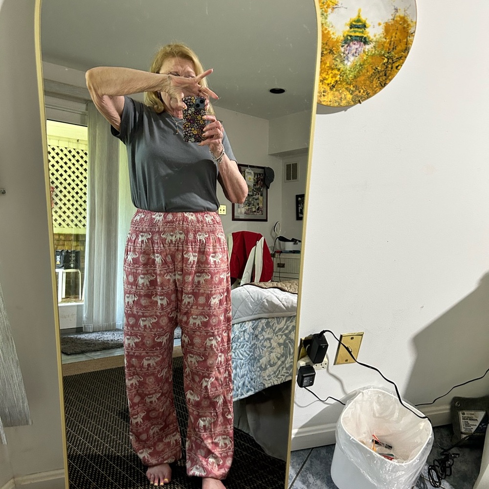 Lotus & Luna red elephant pants - Picture 5 of 5